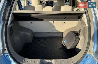 Хетчбек Nissan Leaf 2013 в 