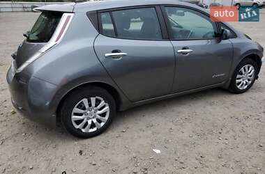 Хэтчбек Nissan Leaf 2015 в 