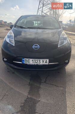 Хэтчбек Nissan Leaf 2011 в Николаеве