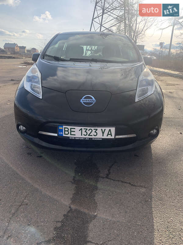 Хетчбек Nissan Leaf 2011 в Миколаєві