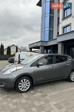 Хэтчбек Nissan Leaf 2015 в Ровно