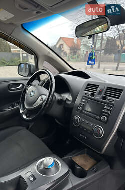 Хэтчбек Nissan Leaf 2015 в Ровно