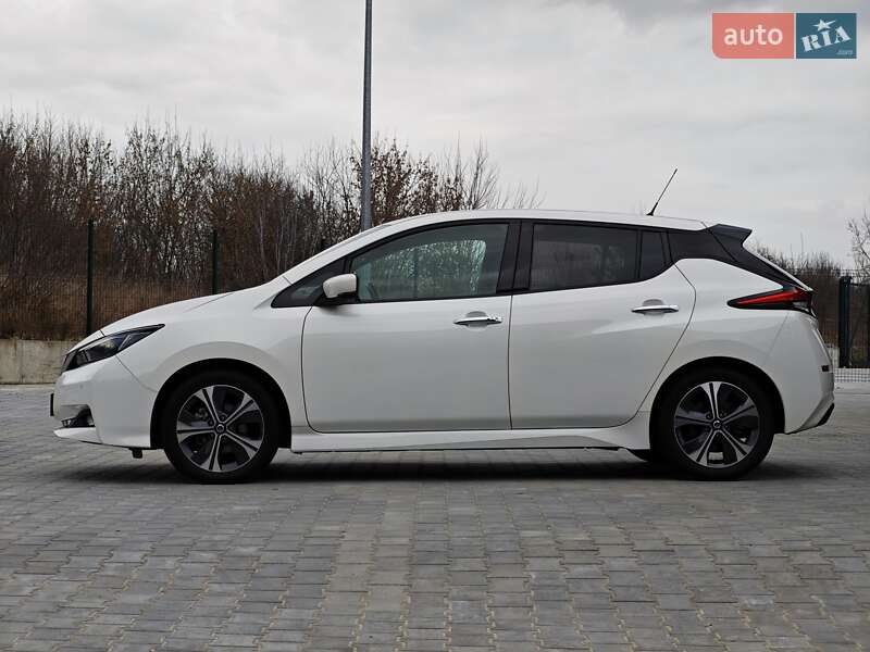 Хэтчбек Nissan Leaf 2020 в Дубно