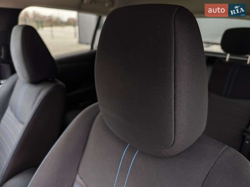 Хэтчбек Nissan Leaf 2020 в Дубно