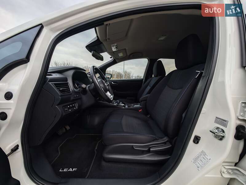 Хэтчбек Nissan Leaf 2020 в Дубно
