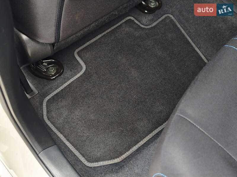 Хэтчбек Nissan Leaf 2020 в Дубно
