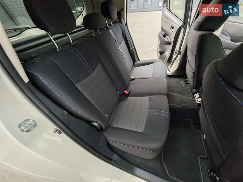 Хэтчбек Nissan Leaf 2020 в Дубно