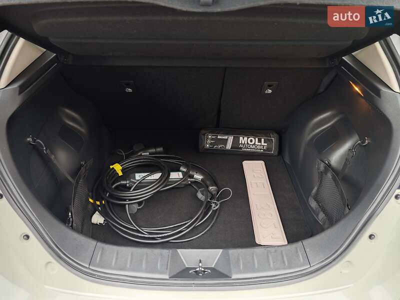 Хэтчбек Nissan Leaf 2020 в Дубно