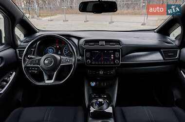 Хетчбек Nissan Leaf 2020 в 