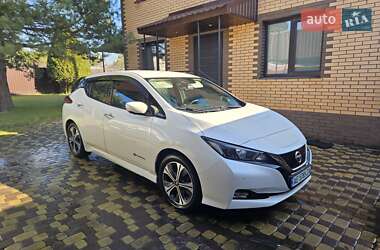 Хэтчбек Nissan Leaf 2017 в Днепре