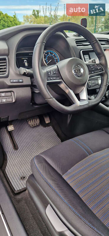 Хэтчбек Nissan Leaf 2021 в Днепре