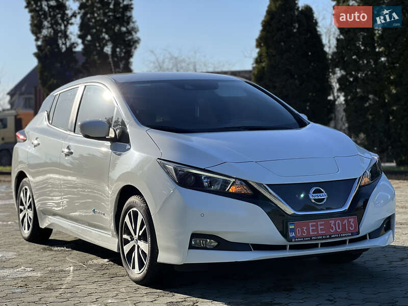 Хетчбек Nissan Leaf 2018 в Дубні