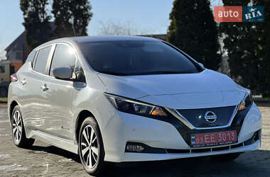 Хетчбек Nissan Leaf 2018 в Дубні