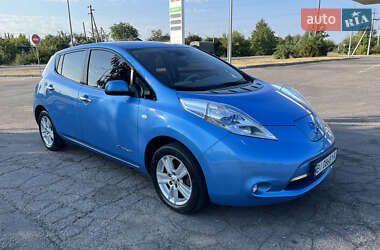 Хетчбек Nissan Leaf 2011 в Полтаві