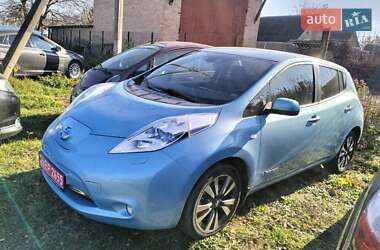 Хэтчбек Nissan Leaf 2015 в 