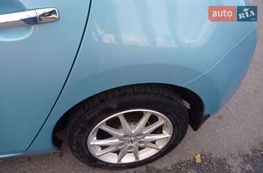 Хэтчбек Nissan Leaf 2015 в 