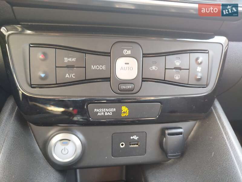 Хетчбек Nissan Leaf 2019 в Вінниці