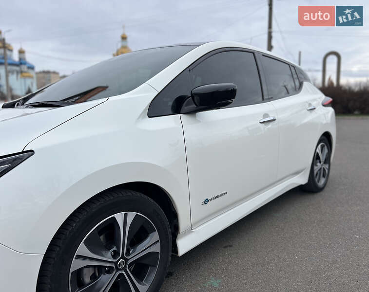 Хетчбек Nissan Leaf 2018 в Кривому Розі