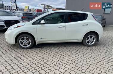 Хэтчбек Nissan Leaf 2011 в 