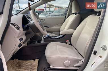 Хэтчбек Nissan Leaf 2011 в 