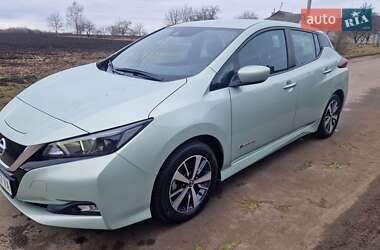 Хетчбек Nissan Leaf 2018 в Дубні