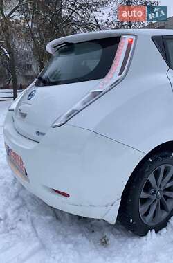 Хэтчбек Nissan Leaf 2014 в Львове