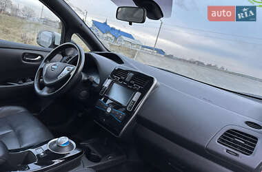 Хэтчбек Nissan Leaf 2016 в Львове