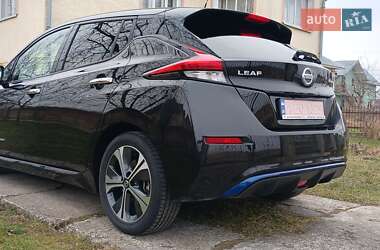 Хэтчбек Nissan Leaf 2019 в 