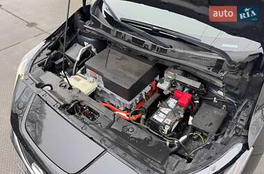 Хэтчбек Nissan Leaf 2018 в 