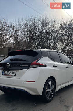 Хэтчбек Nissan Leaf 2020 в 