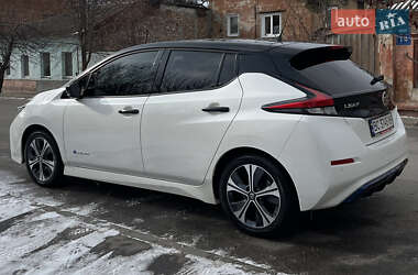 Хэтчбек Nissan Leaf 2020 в 