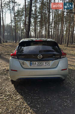 Хэтчбек Nissan Leaf 2018 в 