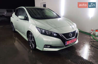 Хэтчбек Nissan Leaf 2018 в 