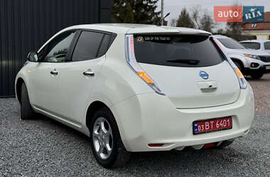 Хэтчбек Nissan Leaf 2012 в 