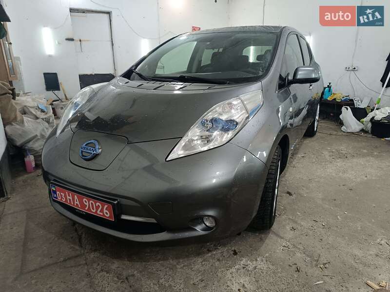 Хэтчбек Nissan Leaf 2014 в Ровно