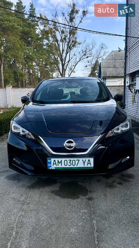 Хэтчбек Nissan Leaf 2020 в Киеве