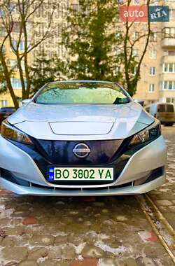 Хетчбек Nissan Leaf 2023 в Тернополі