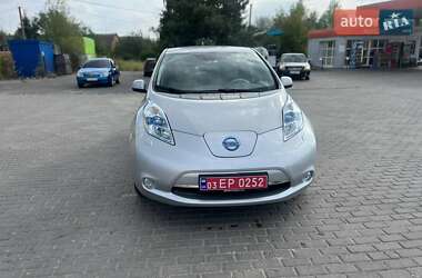 Хэтчбек Nissan Leaf 2012 в 