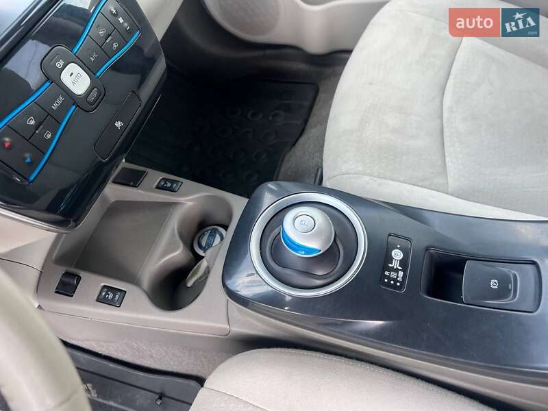 Хэтчбек Nissan Leaf 2012 в Казатине фото 10 Хэтчбек Nissan Leaf 2012 в Казатине
