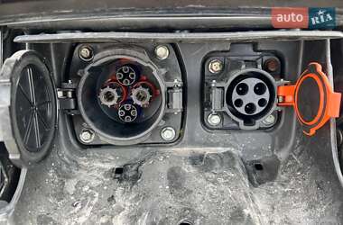 Хэтчбек Nissan Leaf 2012 в 