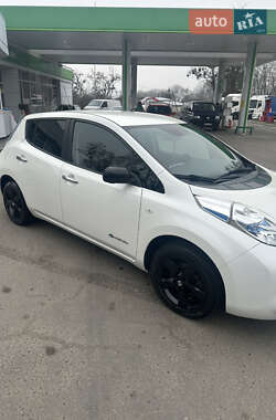 Хэтчбек Nissan Leaf 2017 в 