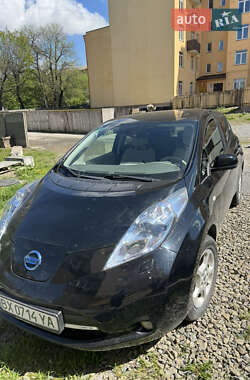Хэтчбек Nissan Leaf 2012 в 