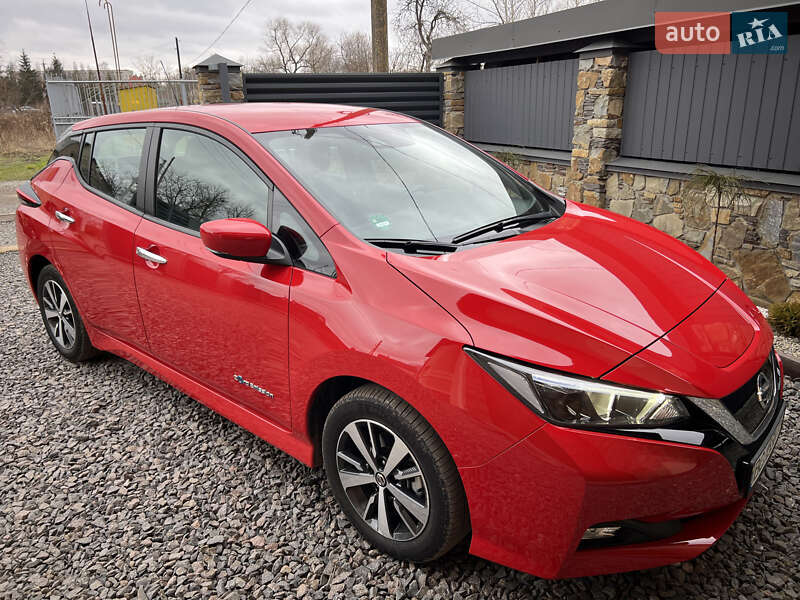 Хетчбек Nissan Leaf 2018 в Мостиській