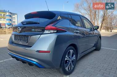 Хэтчбек Nissan Leaf 2020 в 