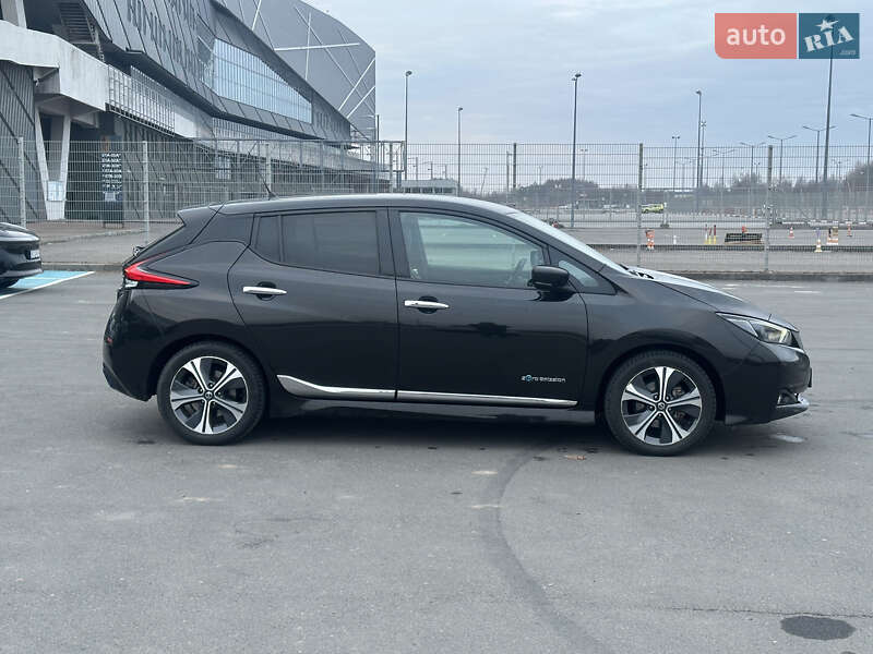 Хэтчбек Nissan Leaf 2018 в Львове