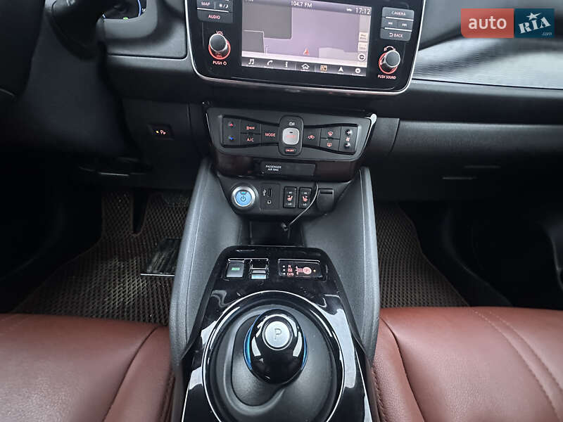 Хэтчбек Nissan Leaf 2018 в Львове