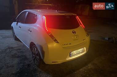 Хетчбек Nissan Leaf 2014 в 