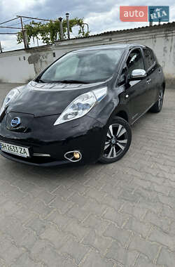 Хэтчбек Nissan Leaf 2013 в Измаиле