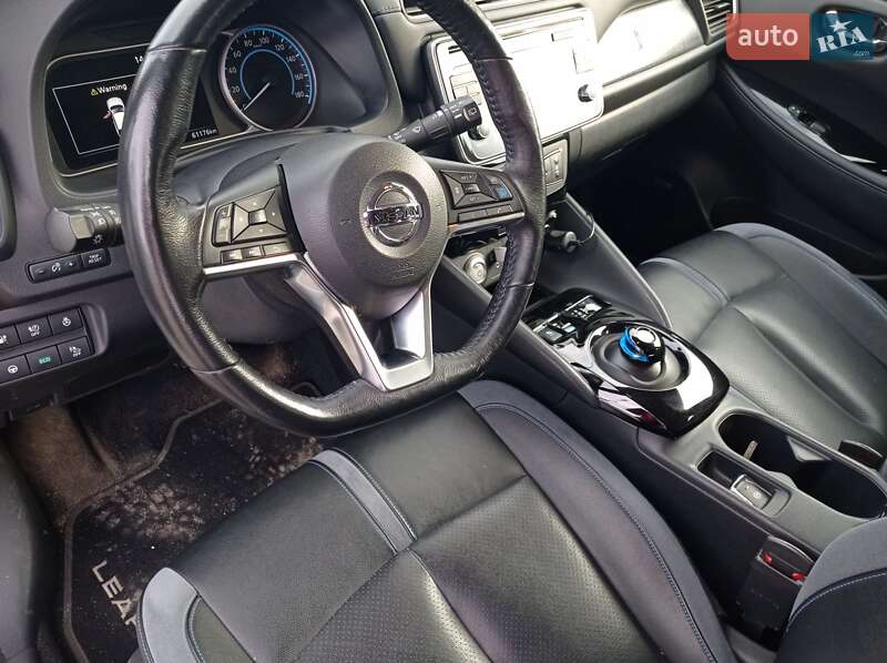 Хетчбек Nissan Leaf 2018 в Дніпрі