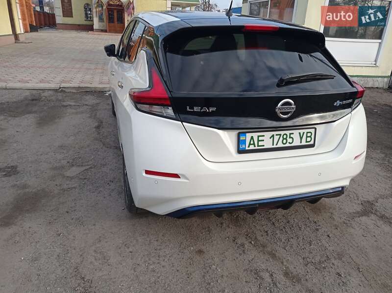 Хетчбек Nissan Leaf 2018 в Дніпрі